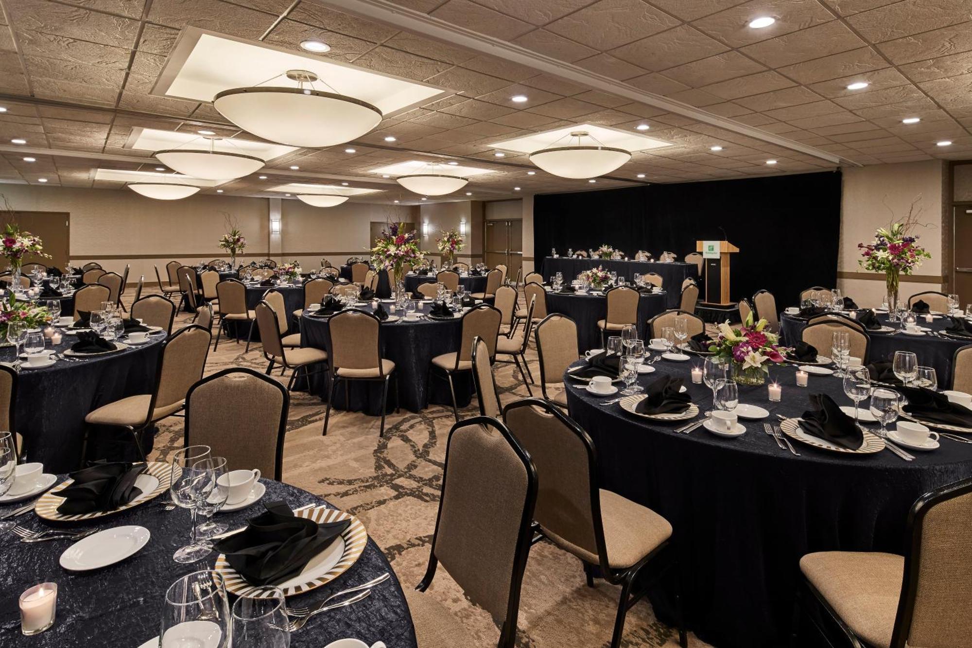 Holiday Inn Alexandria At Carlyle By Ihg Exterior foto